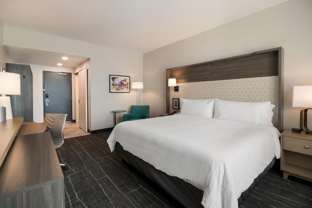 Standard King Room interior